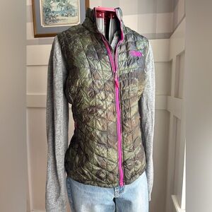 The North Face Olive Green Camo Quilted Vest with Pink Trim Large